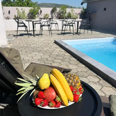 Private Pool Suites By Day Off Skopje Exterior photo