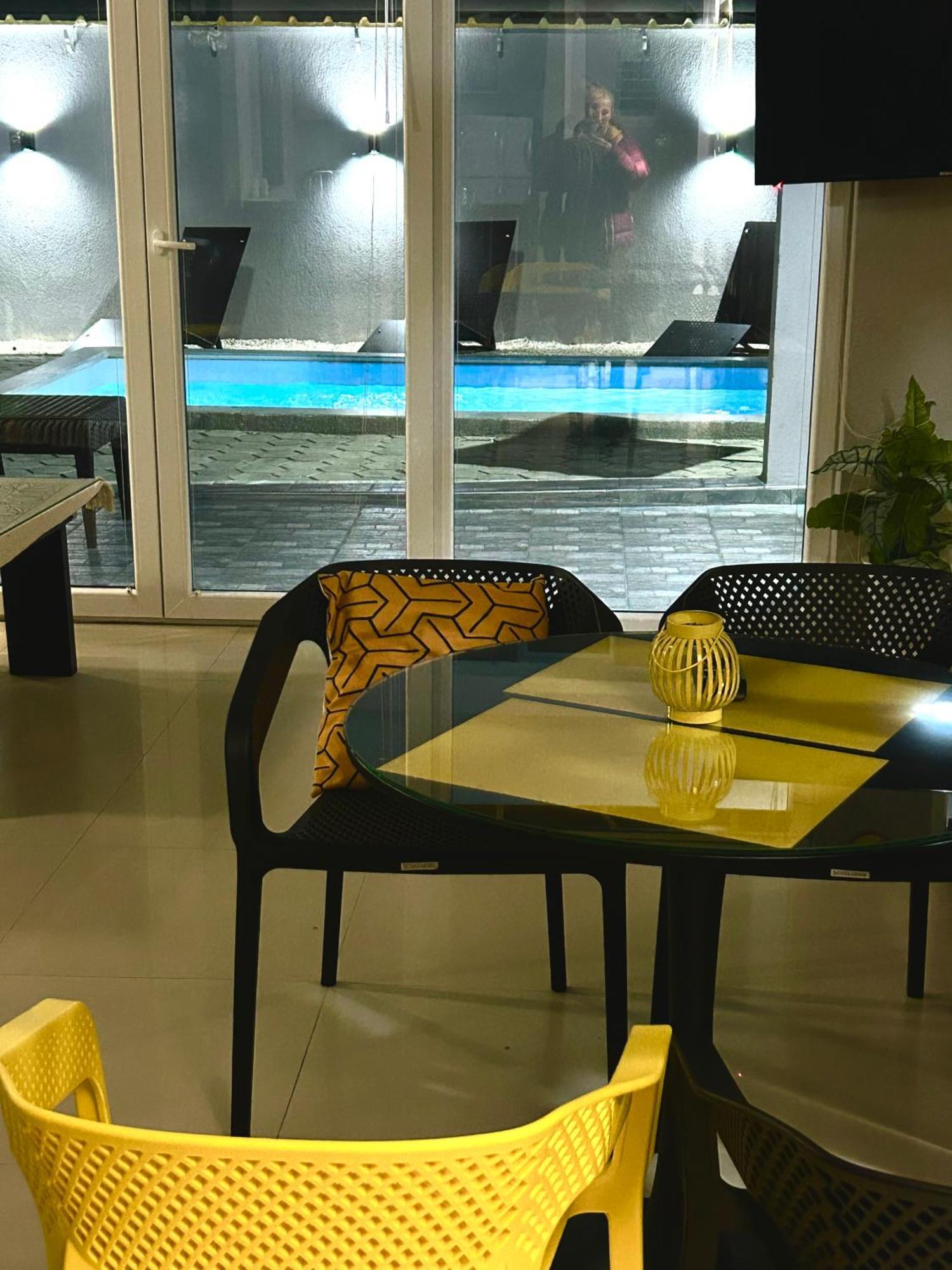 Private Pool By Day Off Apartment Skopje