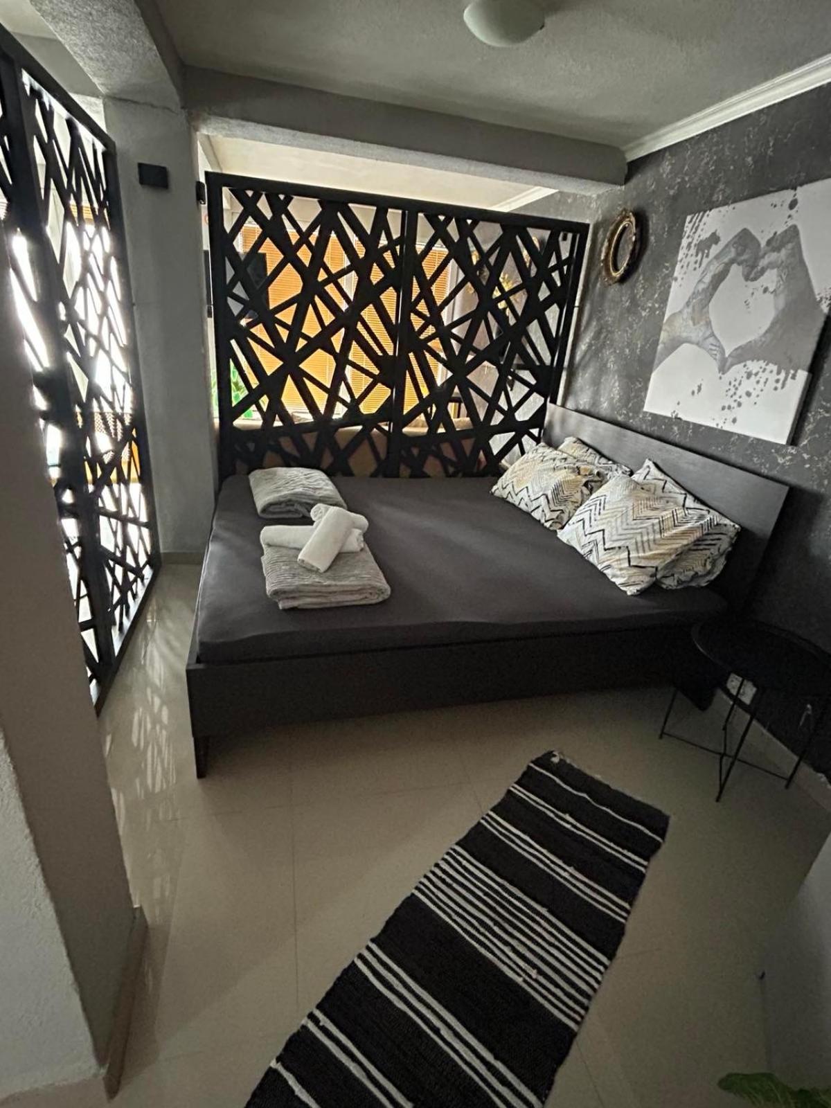 Private Pool By Day Off Apartment Skopje
